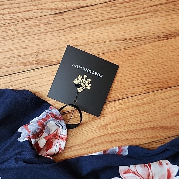 Fortune + Ivy, Irene Faux Wrap Brushed Knot Maxi Dress, Navy Floral, Size Medium - Picture 4 of 4